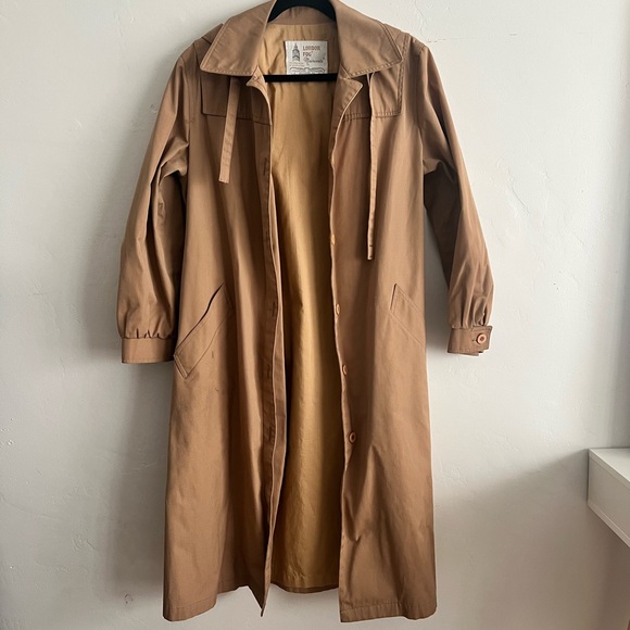 London Fog Beige Trench Coat - Picture 1 of 3